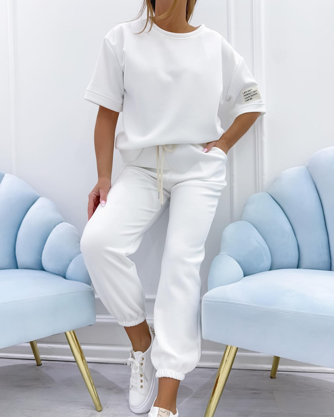 Women's Relaxed Outfit: Solid Top and Pants Set