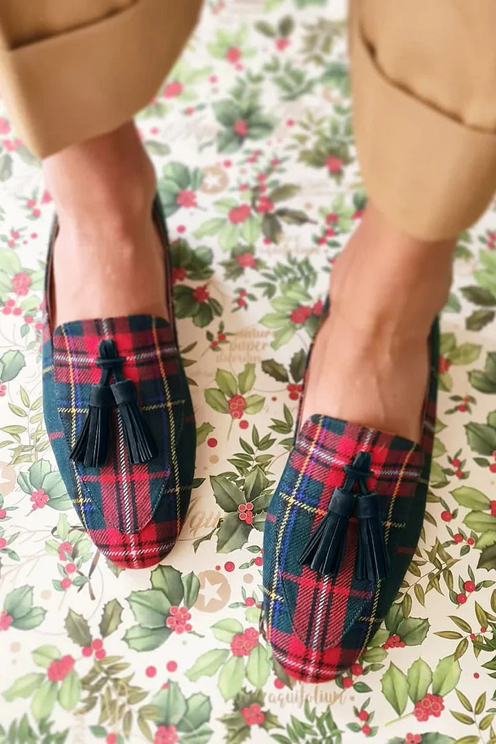 SCOTTISH CHIC FRINGED LOAFERS