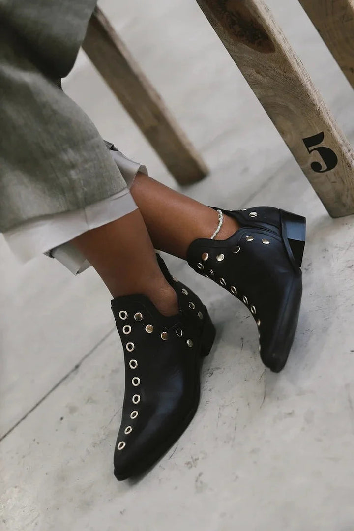 POINTED DECORATIVE ANKLE BOOT