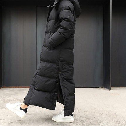 Women's extra-long quilted coat with a hood and windproof thermal insulation