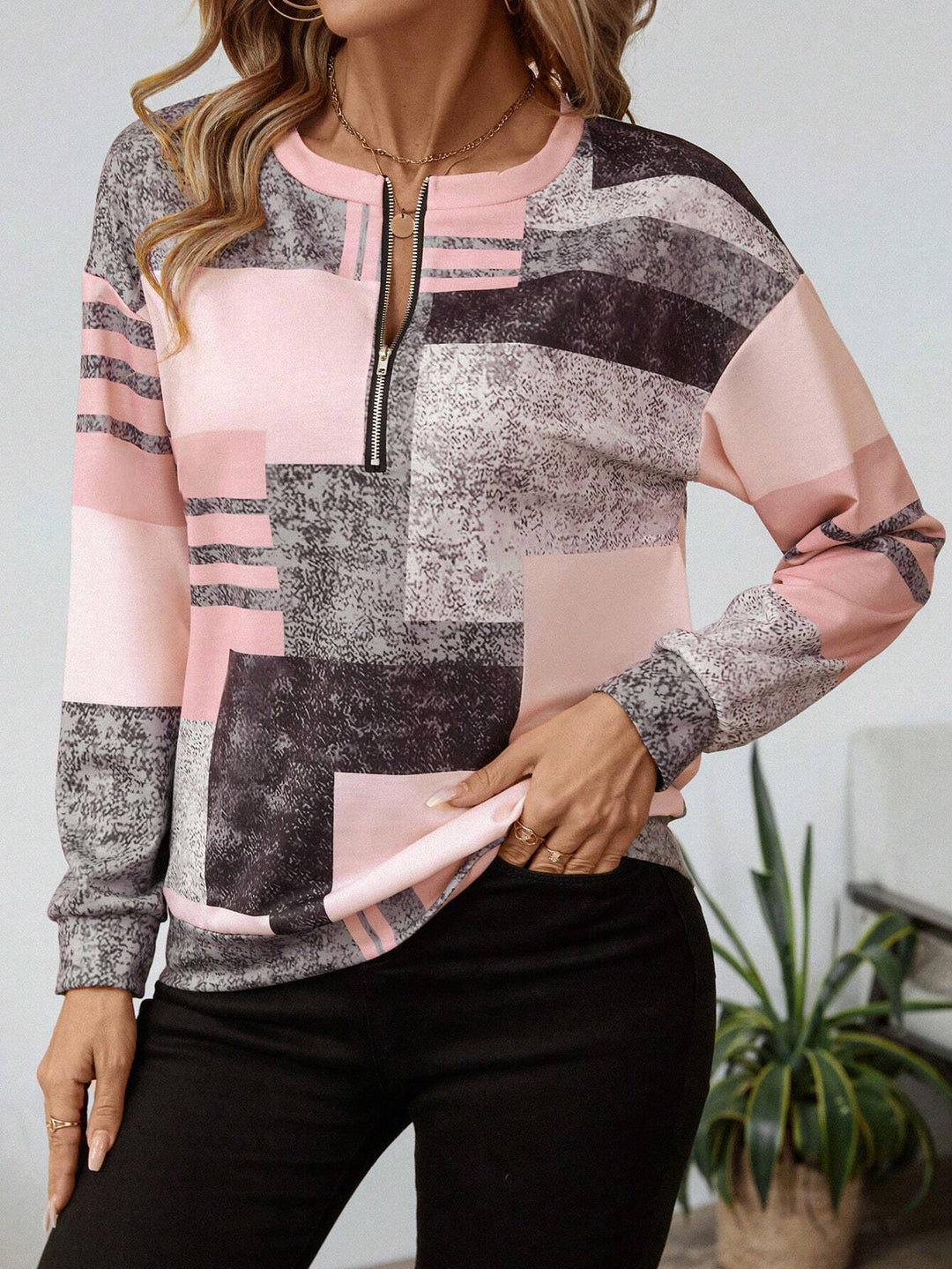 Kaimana™ - Chic, vintage-inspired sweatshirt