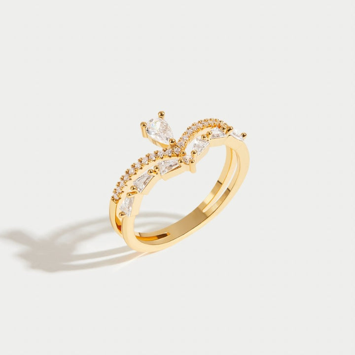 Valeria - Elegant Crystal Ring