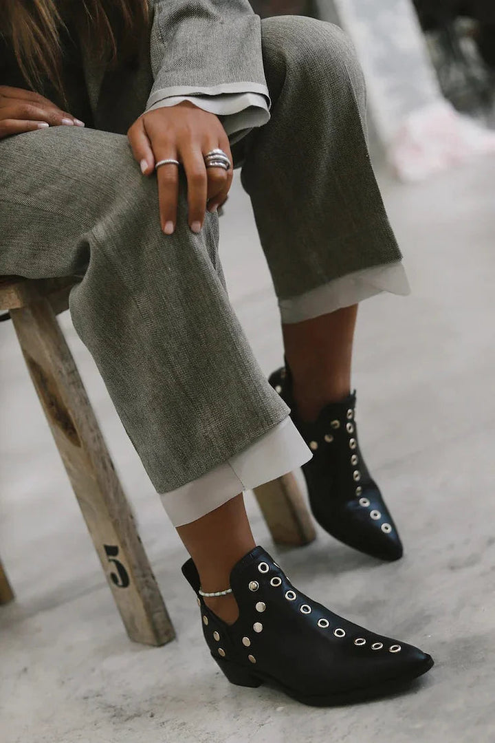 POINTED DECORATIVE ANKLE BOOT