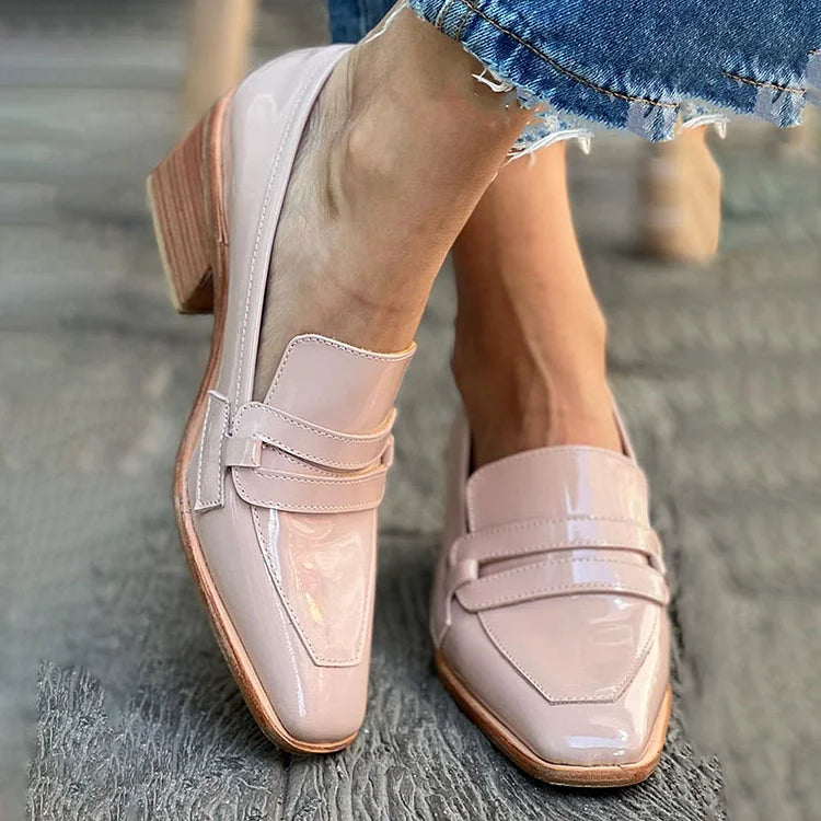 MOCCASINS WITH A WIDE, GLOSSY HEEL