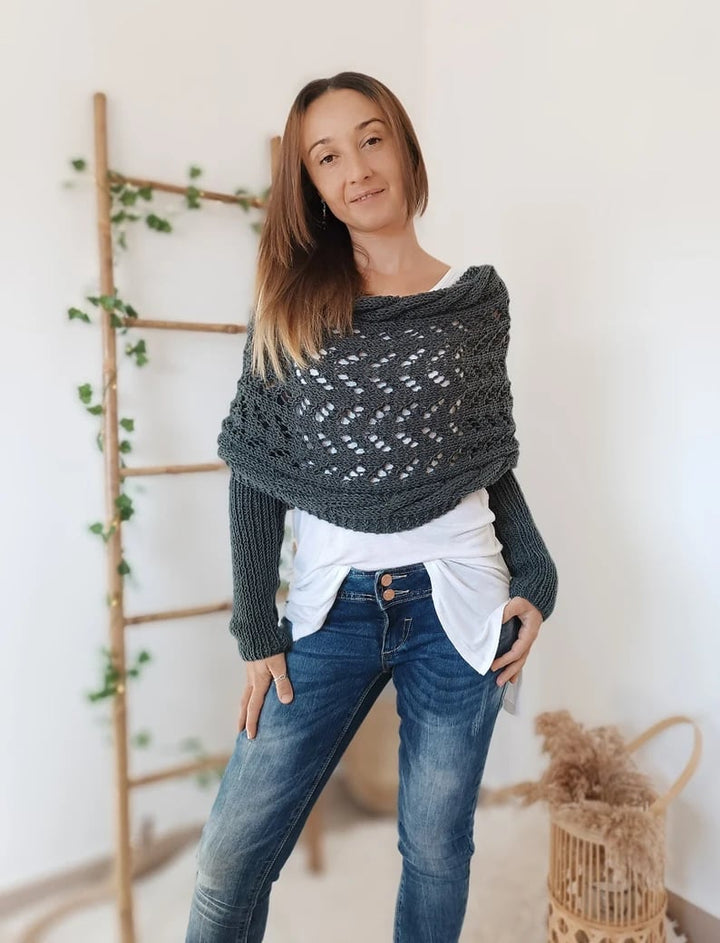 Eleonora - Scarf With Sleeves