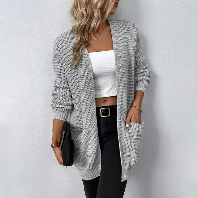 Nancy - Comfortable knitted cardigan with practical pockets