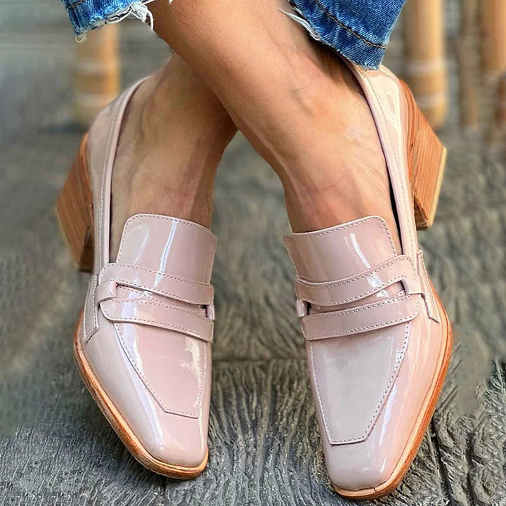 MOCCASINS WITH A WIDE, GLOSSY HEEL