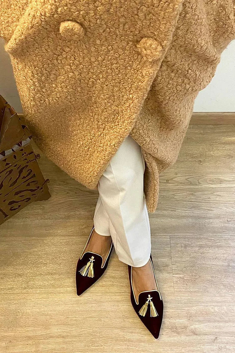 LOAFERS WITH ELEGANT TASSELS