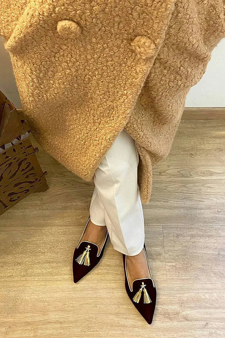LOAFERS WITH ELEGANT TASSELS