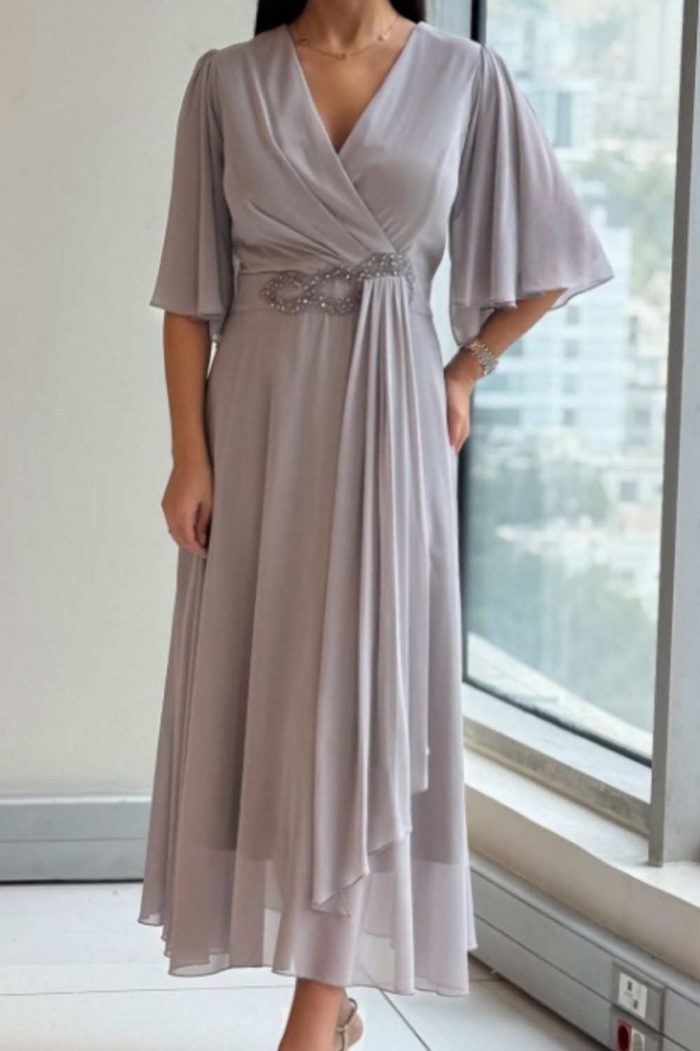 ELMA - Elegant midi dress with a flowing silhouette