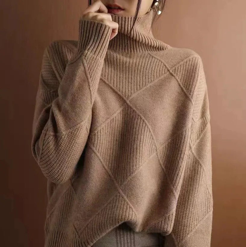 Charlotte - Chic High-Neck Sweater