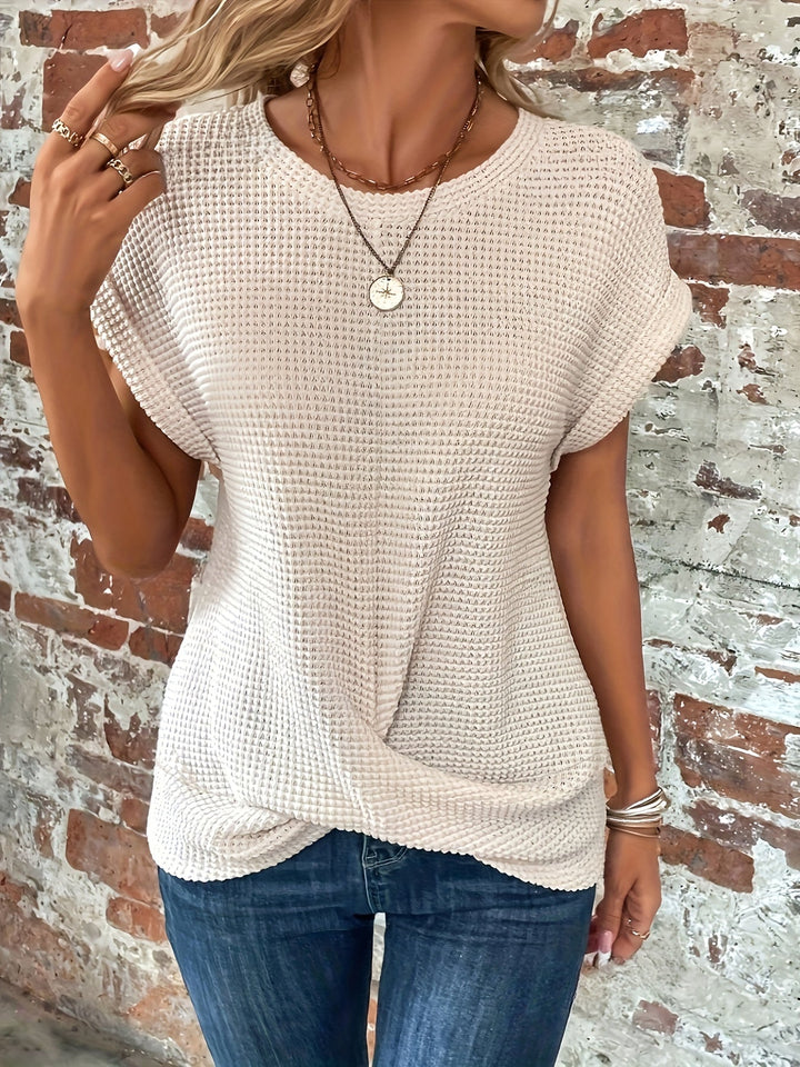 Lina - Classic short-sleeved women's top