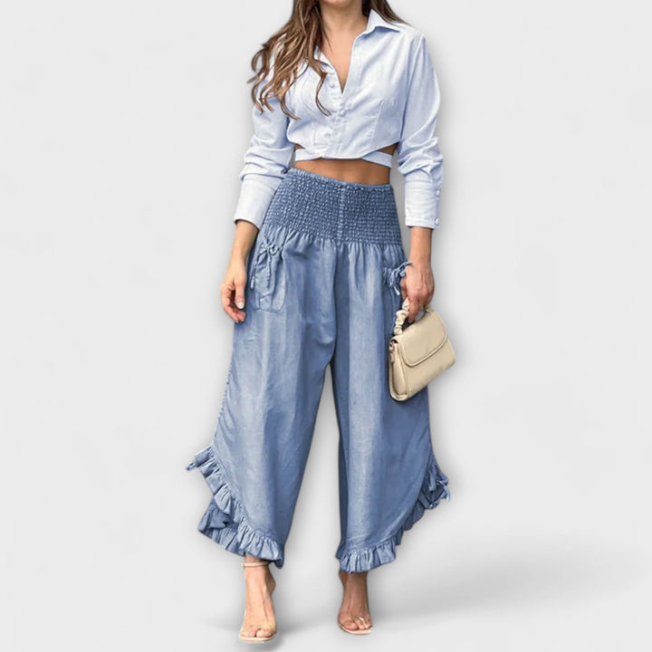 Jaya - Relaxed trousers with elegant pleat details