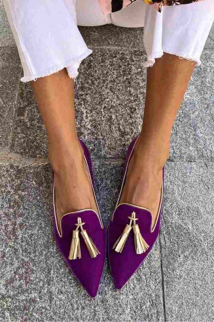 LOAFERS WITH ELEGANT TASSELS