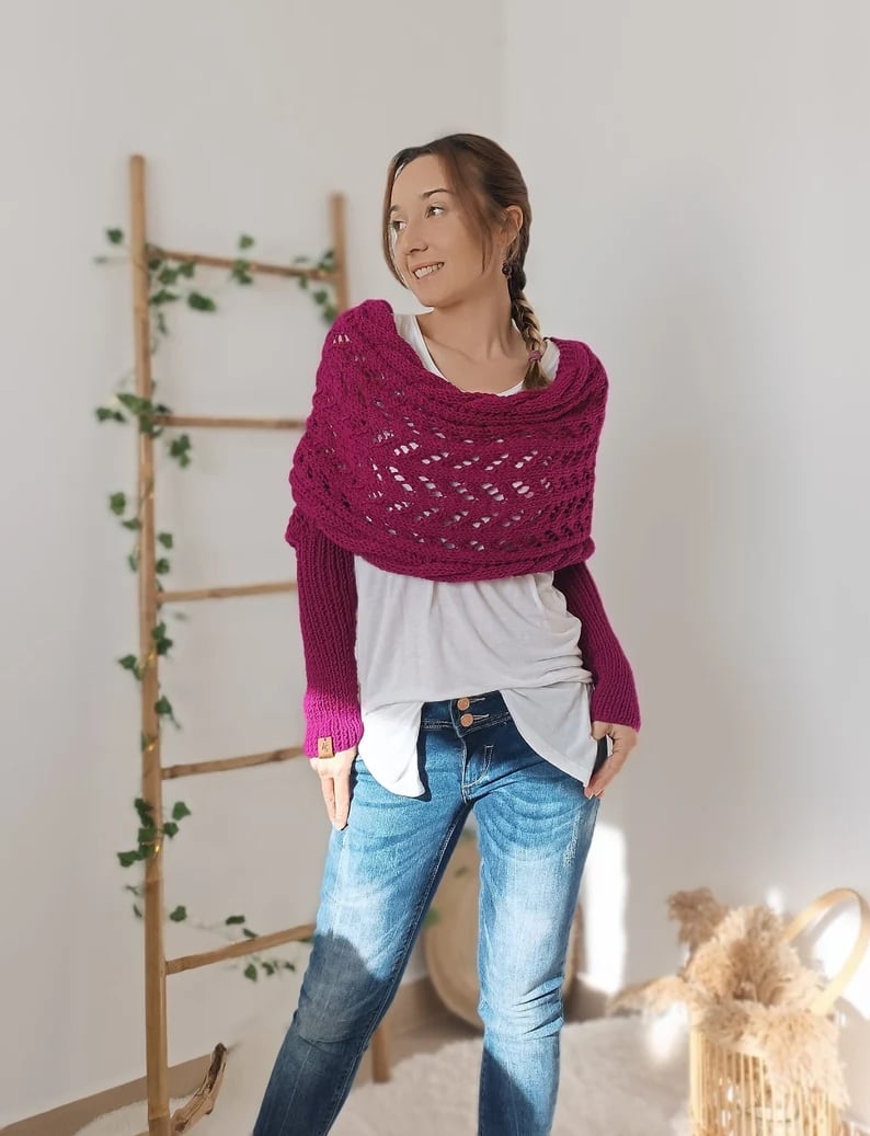 Eleonora - Scarf With Sleeves