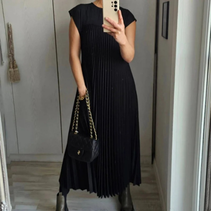 Alexa - Light and Fresh Pleated Dress