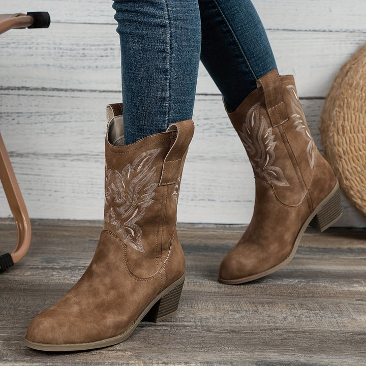 Women’s western boots for wide calves with an embroidered shaft