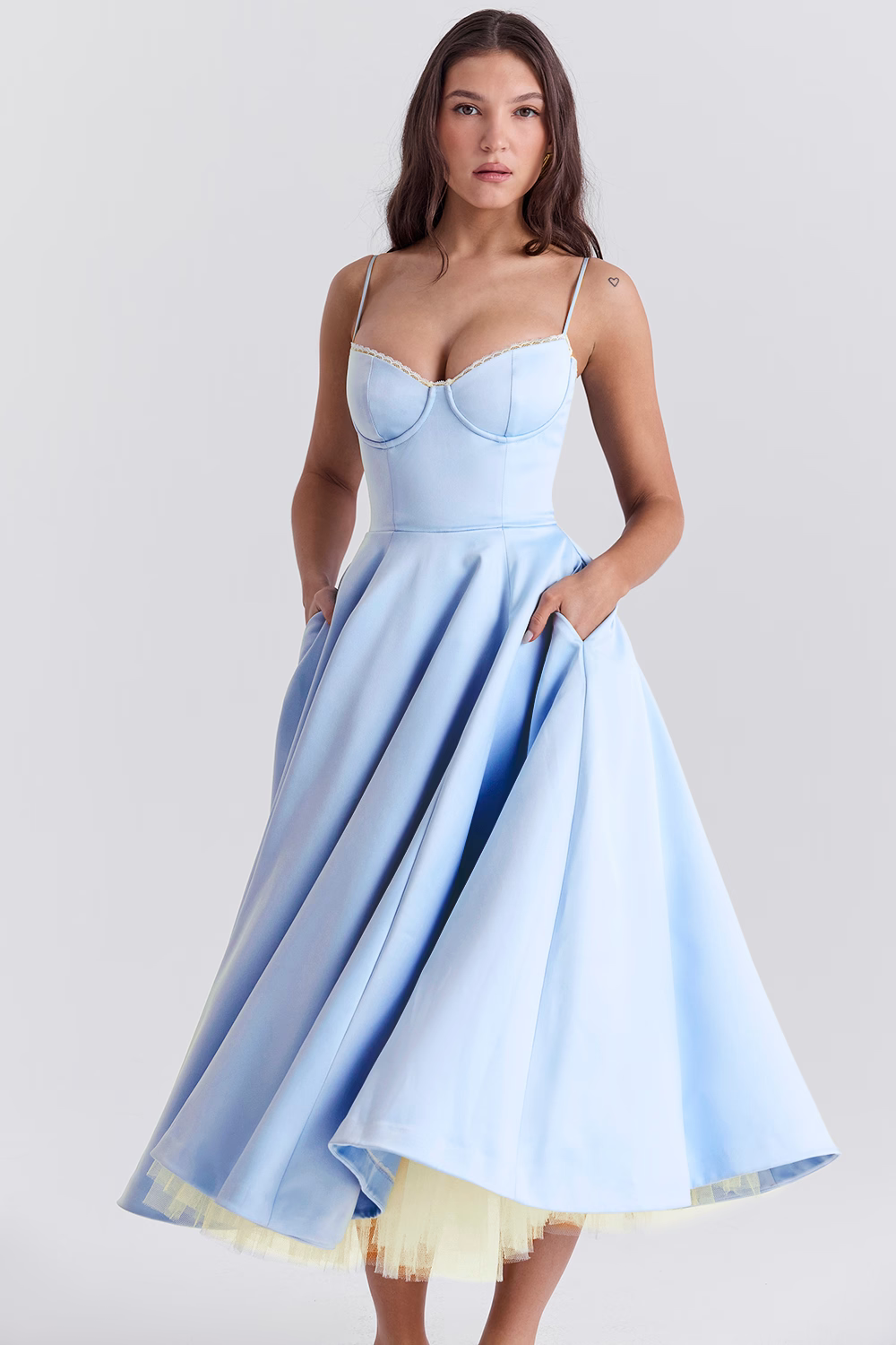 Noemi - Elegant Slimming Dress