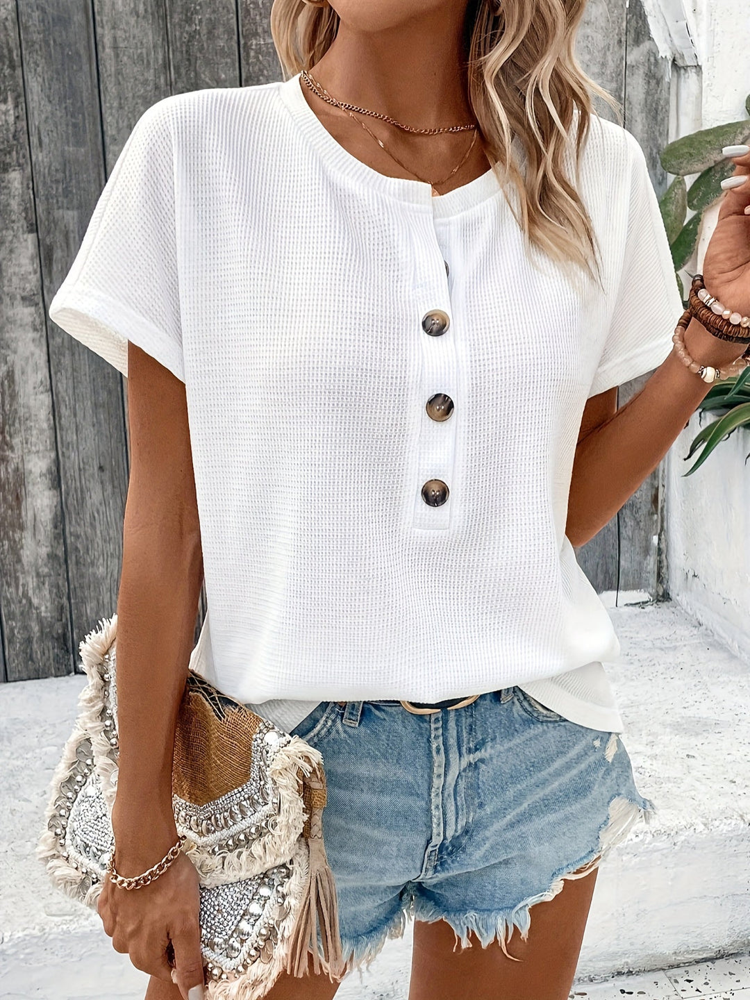 Freyja™ - Chic Henley Neck T-Shirt