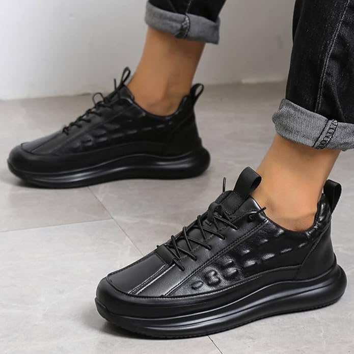 Men’s sneakers with crocodile embossing and laces
