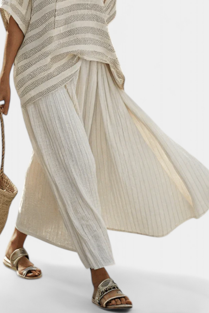Graziella - striped top made of natural bamboo and flowing linen trousers