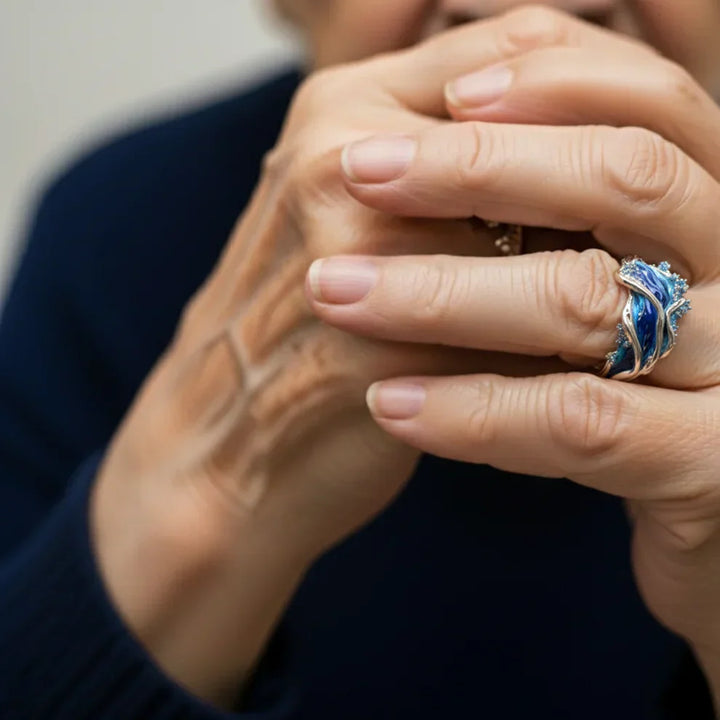 Retro Gold Ring with Wave Design
