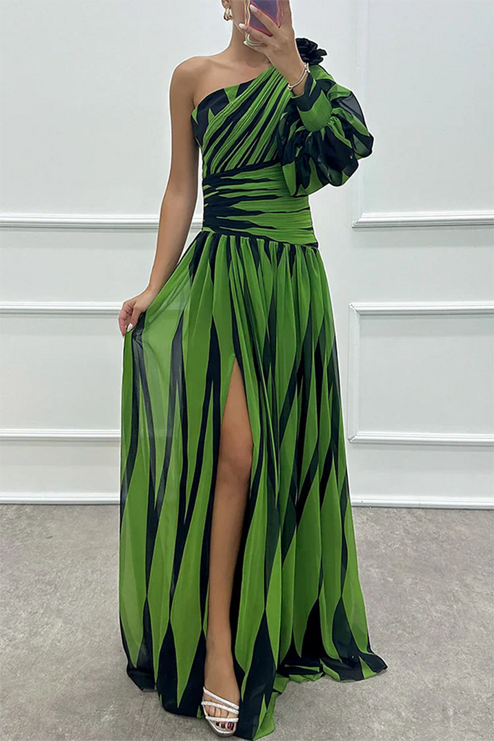 Chloe - Elegant striped one-shoulder maxi dress