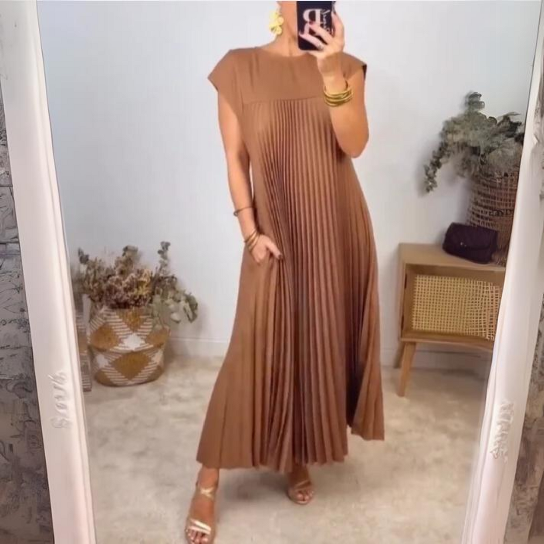 Alexa - Light and Fresh Pleated Dress