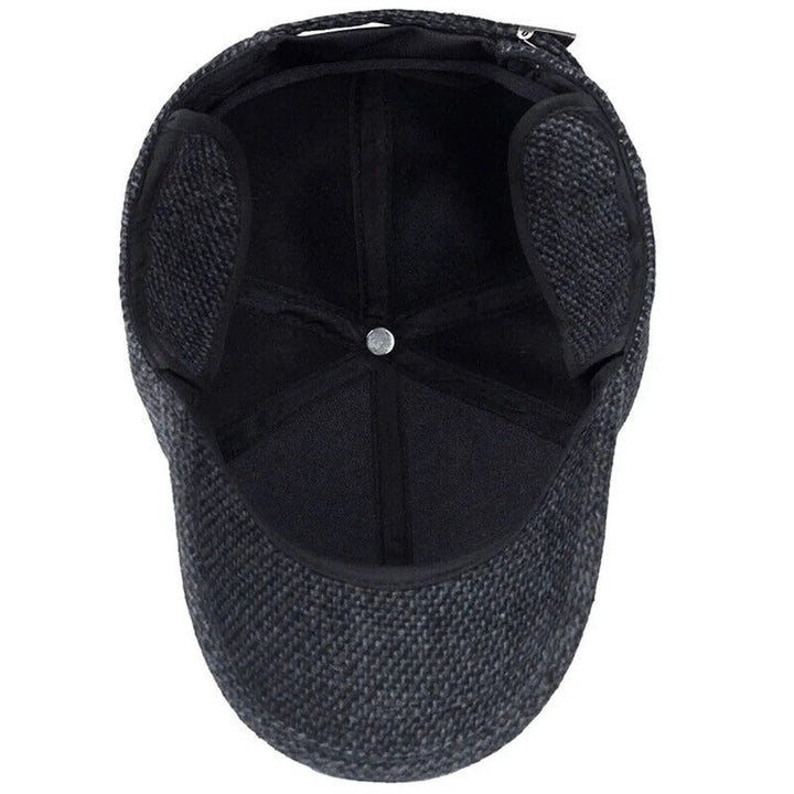 Klassische Wintermütze mit Ohrenschutz und Snapback-Design