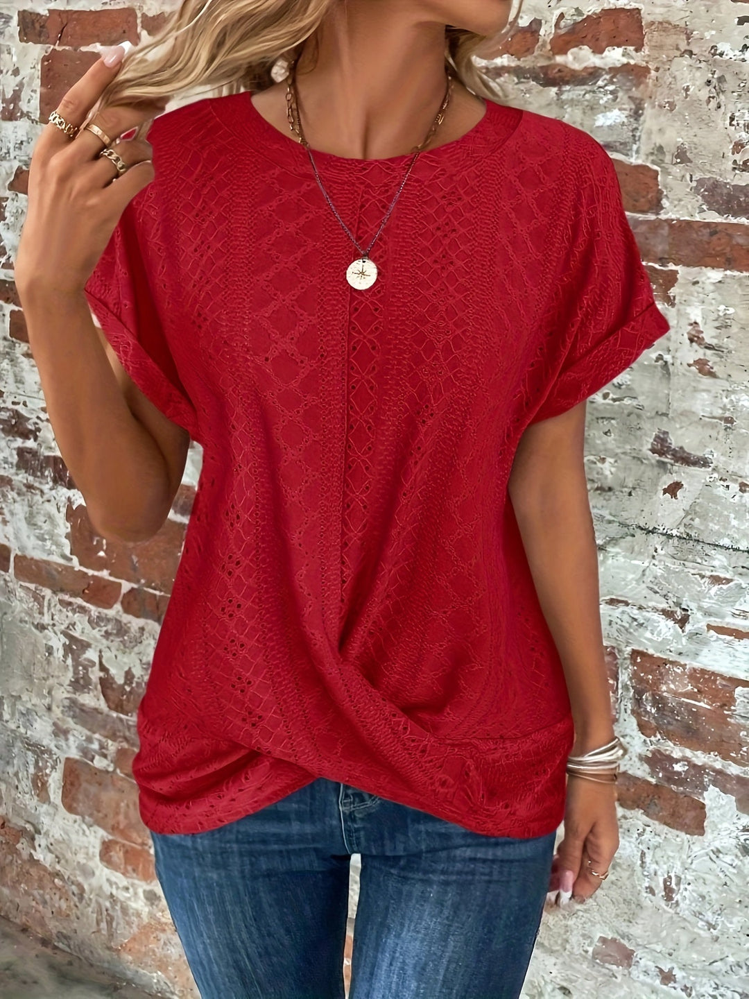 Lina - Classic short-sleeved women's top