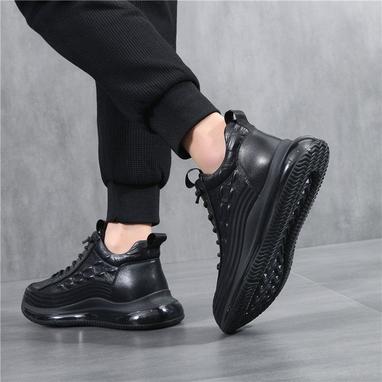 Men’s sneakers with crocodile embossing and laces