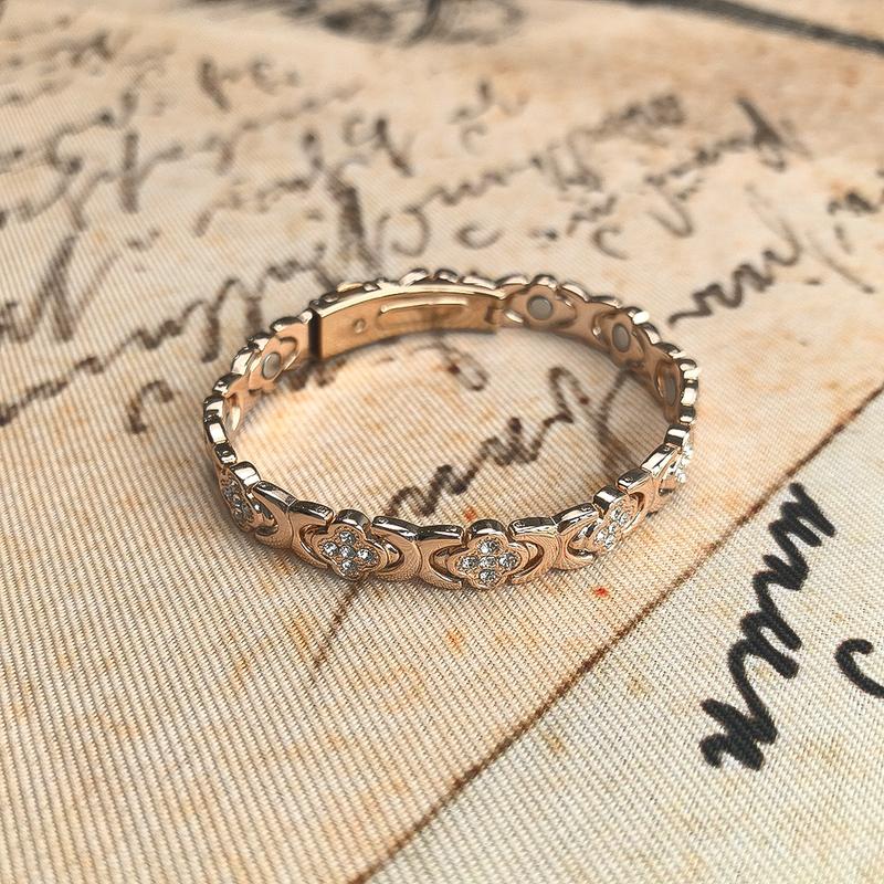 Aurelia™ – Elegant Magnetic Copper Bracelet
