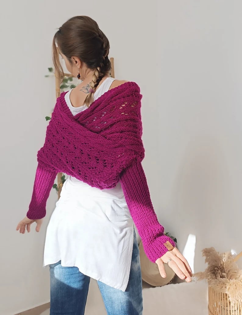 Eleonora - Scarf With Sleeves