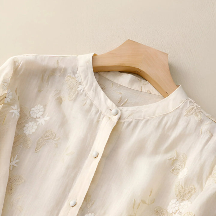 Emily™ - Cotton top with embroidered flowers