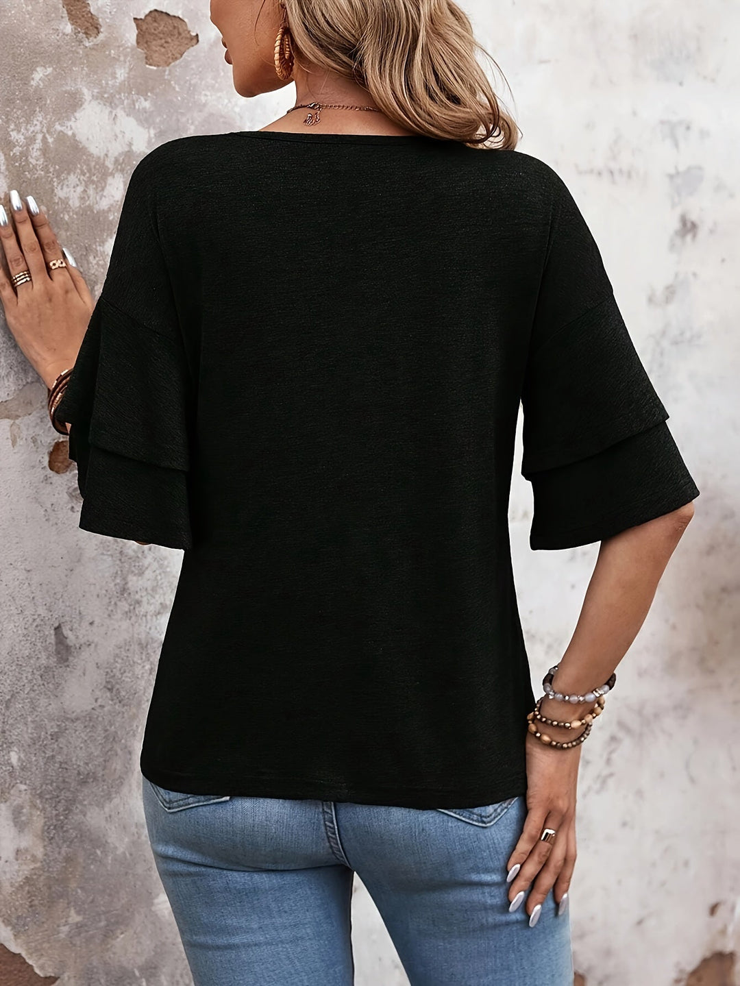 Hazel™ - V-neck t-shirt with wide sleeves