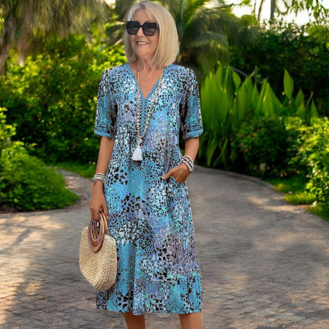 Iris - Lightly flowing dress with a flattering effect