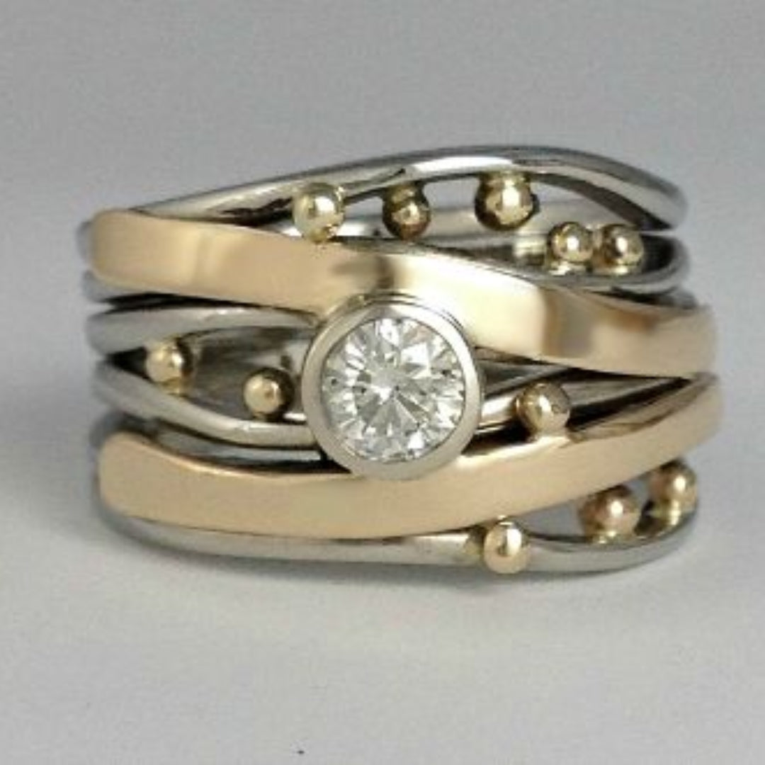 Leticia - Zircon Ring with Vintage Gold Inlay