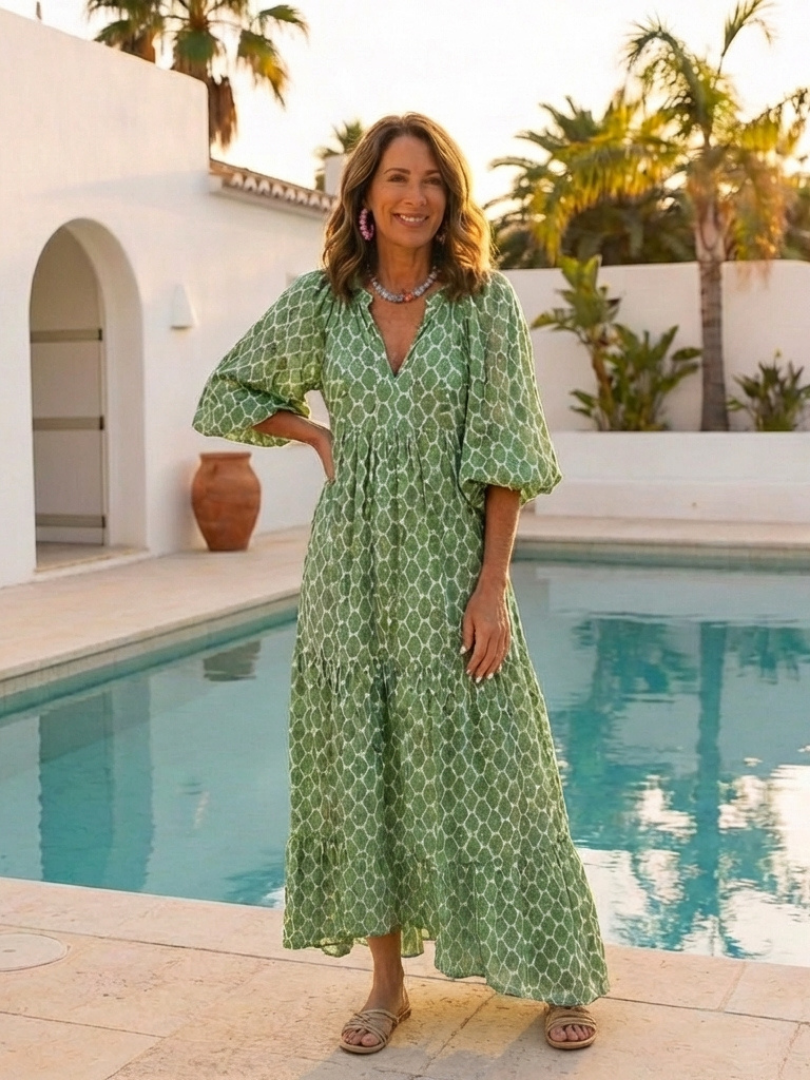 Apolline | Midi dress with three-quarter sleeves and V-neck in patterned fabric