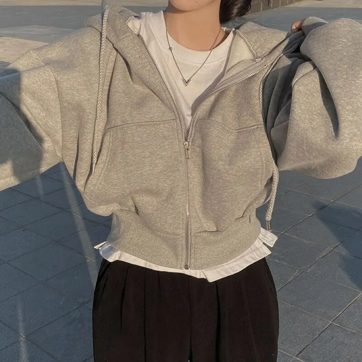Women's oversized hooded jacket with zipper and pockets