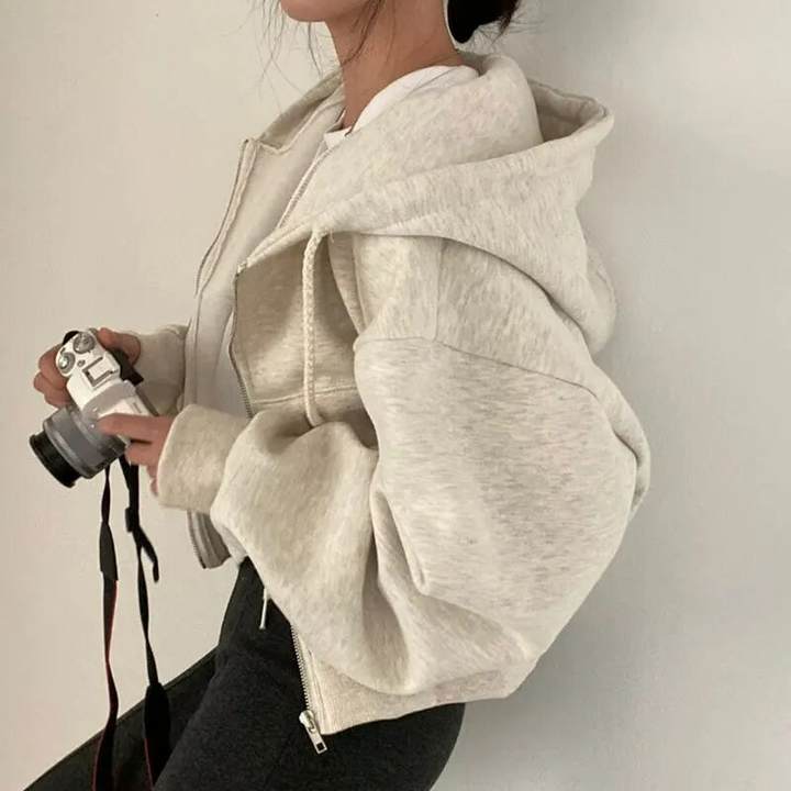 Women's oversized hooded jacket with zipper and pockets