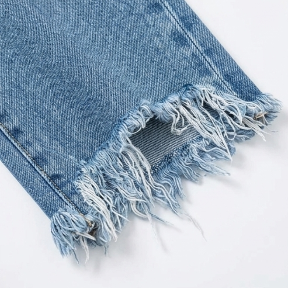 Vivara™ – Vintage-inspired, cropped straight-leg jeans with fringe