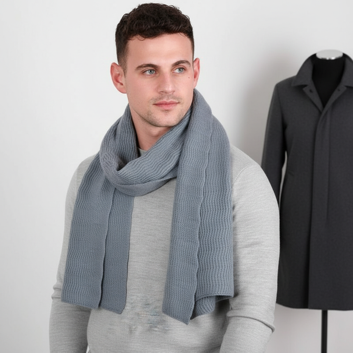 Langer Gestrickter Unisex Schal mit Rippenstruktur