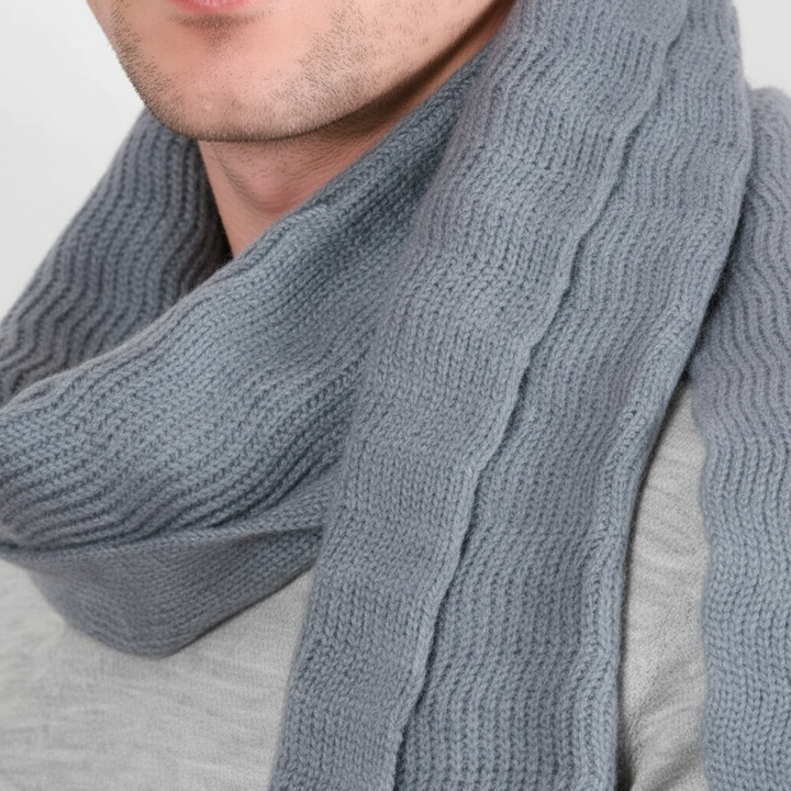 Langer Gestrickter Unisex Schal mit Rippenstruktur