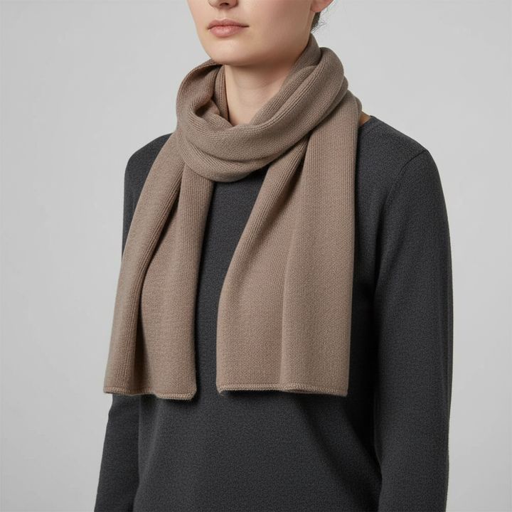 Langer Gestrickter Unisex Schal mit Rippenstruktur