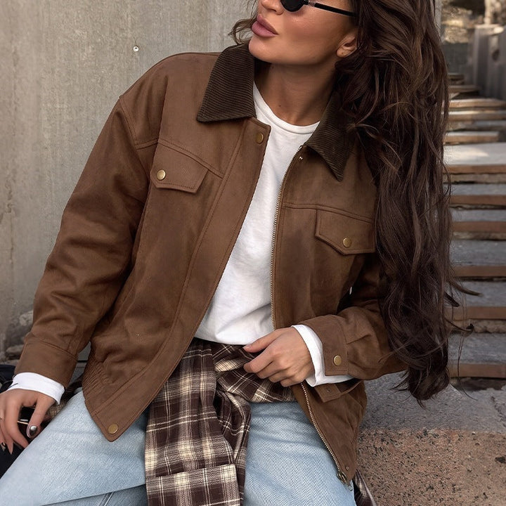 Women's short jacket with flap pockets and zip closure