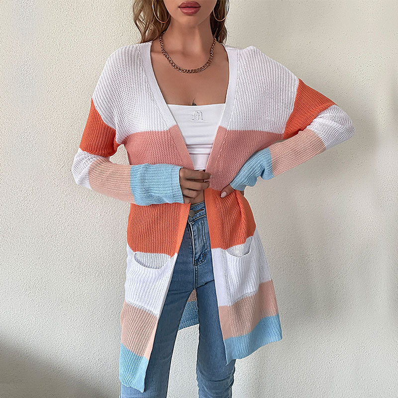 Women's cardigan with long sleeves and pockets