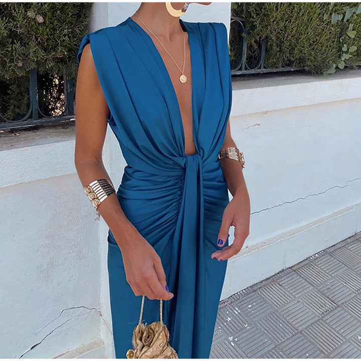 Isabella | Evening dress with deep neckline