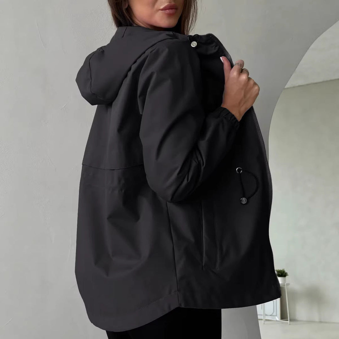 Women's outdoor jacket with adjustable hood and spacious pockets