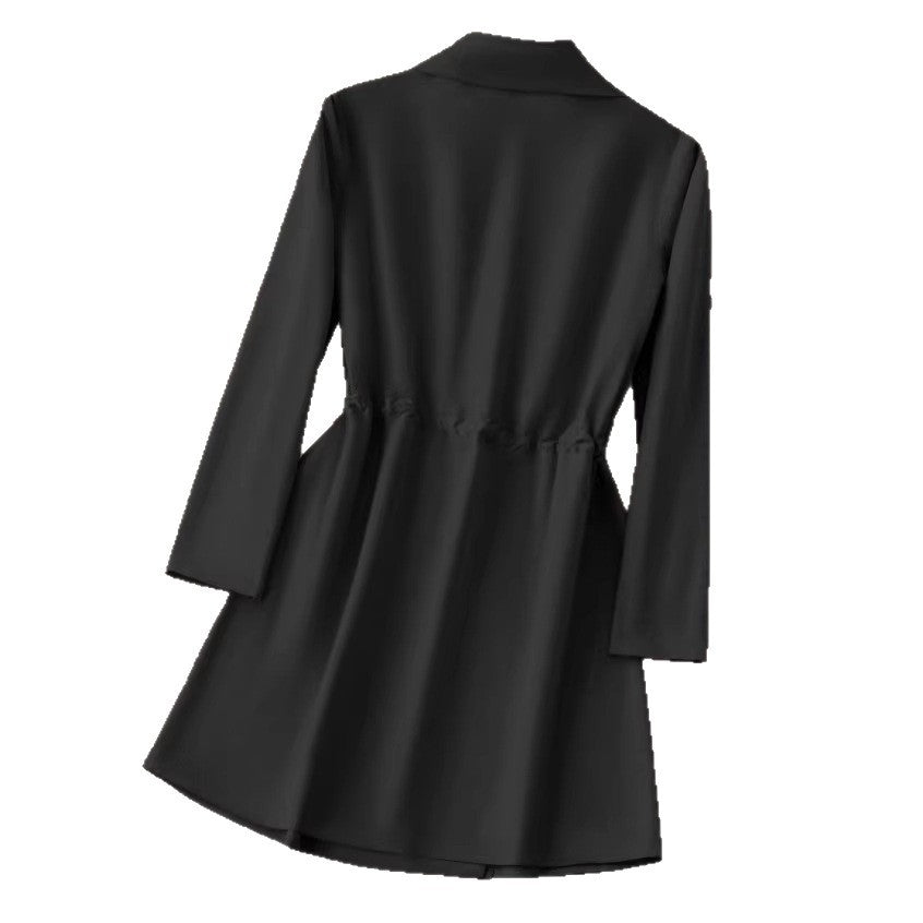 Women's cropped blazer with adjustable waist and double-breasted button fastening