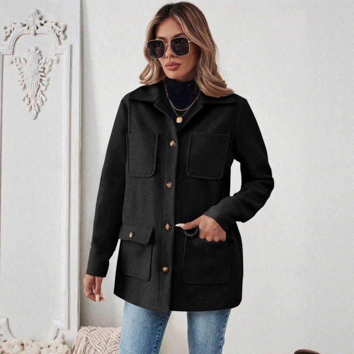 Women's utility jacket with practical pockets